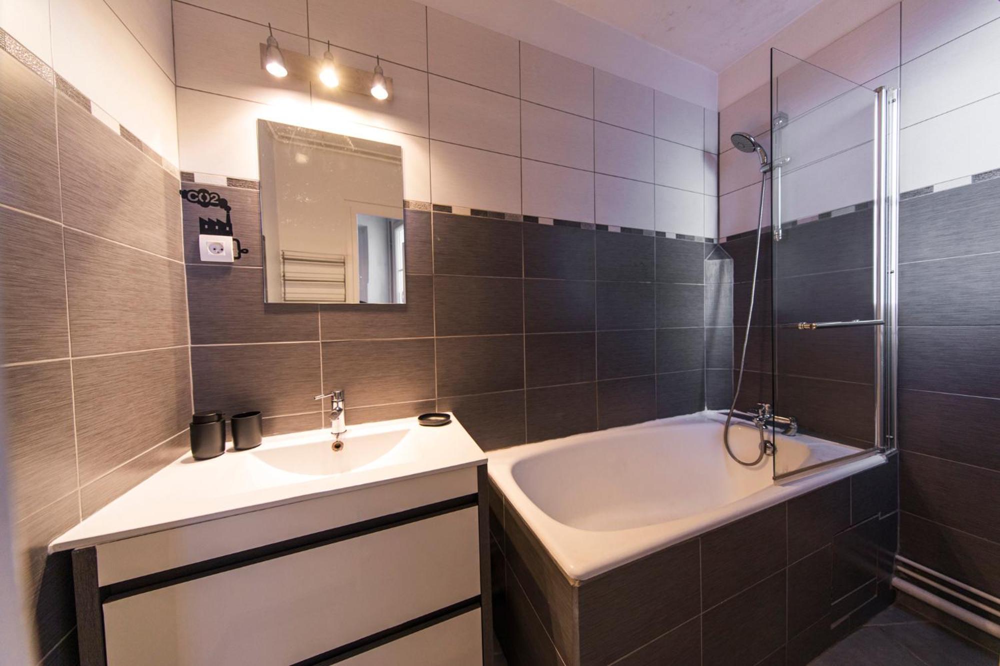 Appartement Avec Balcon A 250 M De La Gare, Hyper Centre تور المظهر الخارجي الصورة